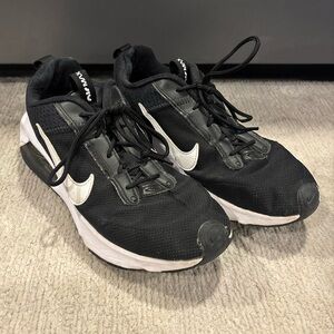 Nike Air Max Tennis Shoes